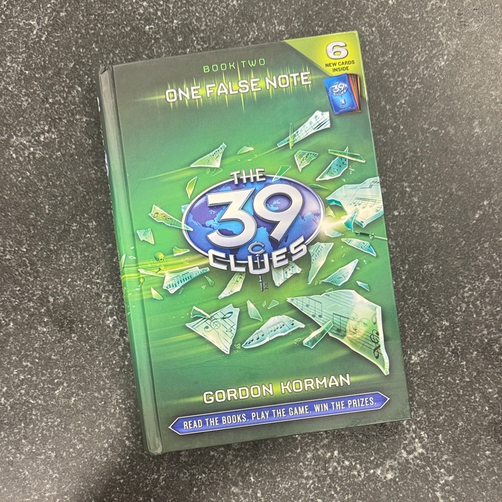 The 39 Clues Book Two: One False Note hardback 6 cards included
